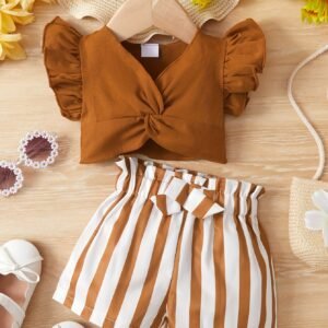 Tenue d'été - Haut sans manches à rayures brunes et blanches avec détail nœud torsadé et short à nœud