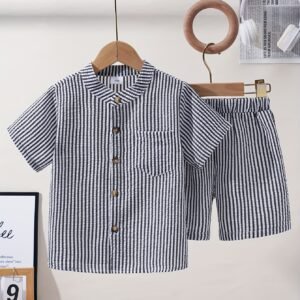 Ensemble chemise à manches courtes rayée et short décontracté pour garçons