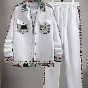 Un blazer blanc décontracté pour hommes avec un design superposé