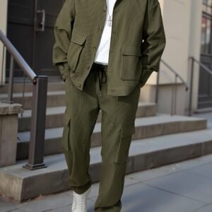 Ensemble deux pièces décontracté à cordon de serrage.