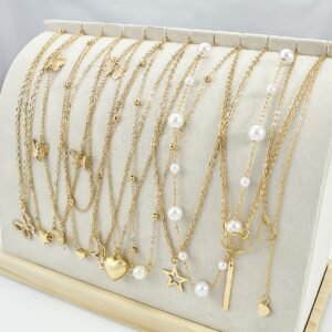 11 colliers Pendentifs Étoile, Lune  Papillon - Bijoux Strass et Perles Idéal pour Quotidien