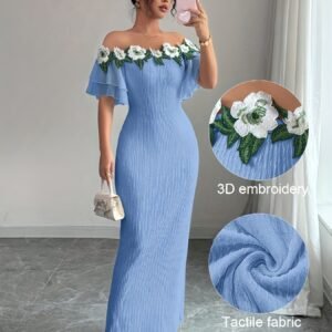 Robe à rayures élégante à volants et appliques florales sur les épaules