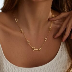Collier personnalisé nom délicat - Chaîne cœurs avec pendentif