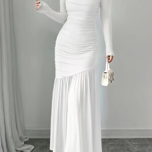 Robe élégante et stylée pour femmes, coupe croisée avec un col rond plissé ajusté.