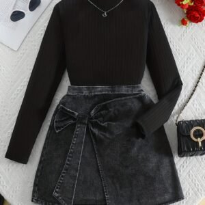 Ensemble Haut à col montant en maille rayée à manches longues et jupe