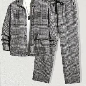 Un ensemble deux pièces pour homme comprenant un blazer à motif pied-de-poule et un pantalon décontracté