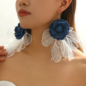 Boucles d'oreilles élégantes en denim bleu à motifs floraux