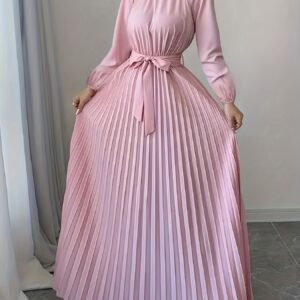 Robe minimaliste à manches longues pour femmes avec une ceinture et une longueur ample