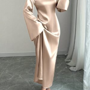Robe élégante pour femme en satin synthétique avec manches cloche larges