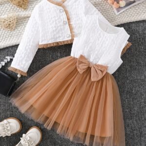 Manteau Élégant à Boutons Perles et Robe en Maille avec Papillon