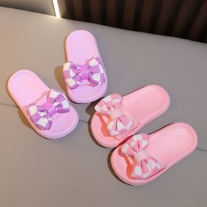 Nouvelle collection printemps-été 2025 : Pantoufles à motif carreaux et papillons, chaussons d'été doux et antidérapants pour filles, sandales de bain et de plage pour vacances en extérieur