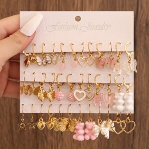 Ensemble de boucles d'oreilles de dessin animé 36pcs/12pcs avec des ours roses, des papillons transparents et des formes de cœur creux, parfait pour un look décontracté et mignon au quotidien et en vacances