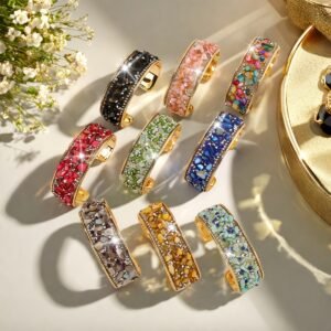 Bracelet Ouvert Large et Élégant en Or avec Pierres Colorées, Idéal pour le Quotidien, les Fêtes et la Photographie de Rue. Un Cadeau Délicat pour la Saint-Valentin pour Elle